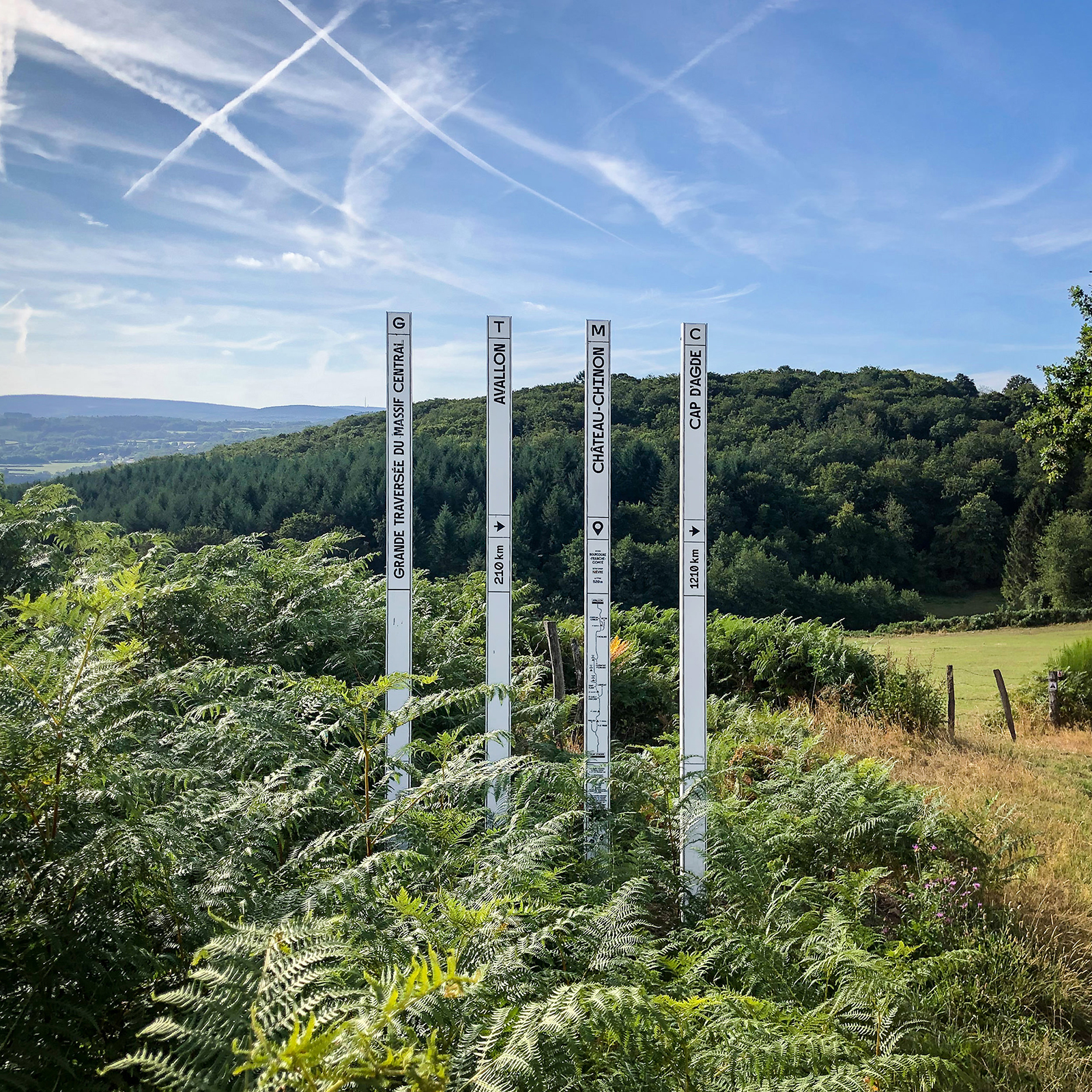 Grande-Traversee-Massif-Central-Parcours-VTT-signaletique